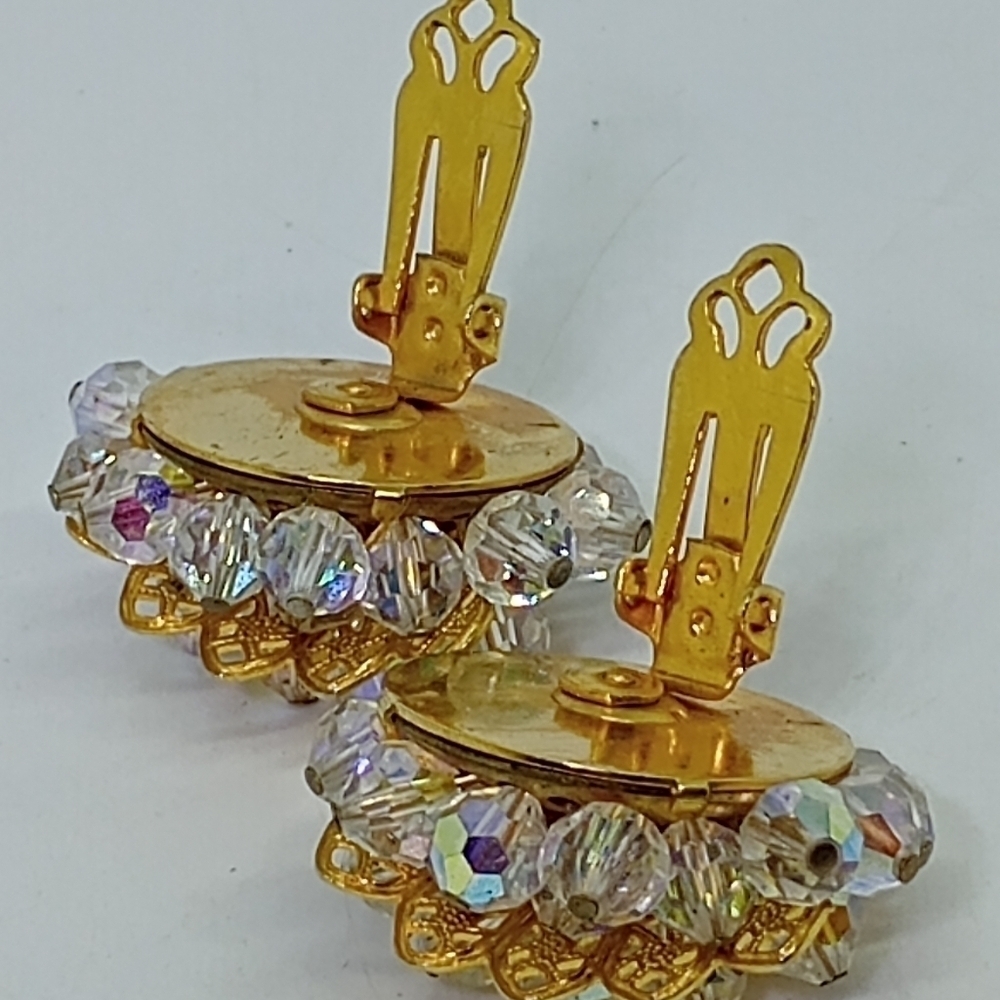 * vintage Laguna AB crystal cluster gold tone clip on earrings - Picture 6 of 7